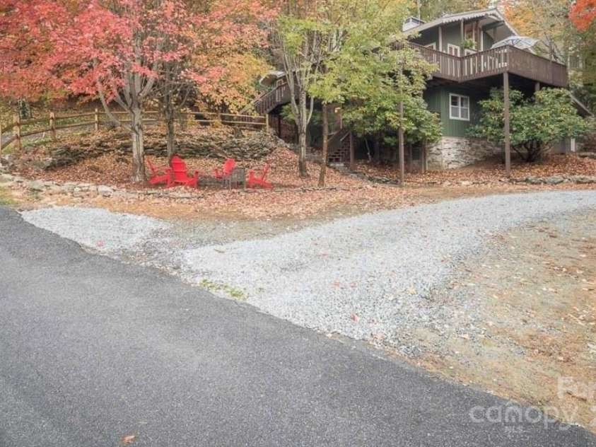 103 Golf Lane, Beech Mountain, NC 28604.  MLS# CAR4238459, YatesRealty ID 18502. 