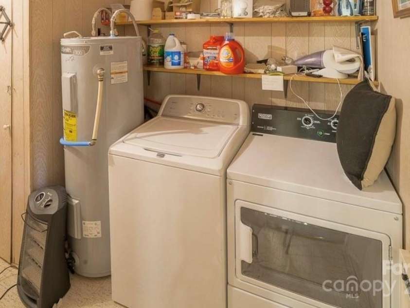 103 Golf Lane, Beech Mountain, NC 28604.  MLS# CAR4238459, YatesRealty ID 18502. 