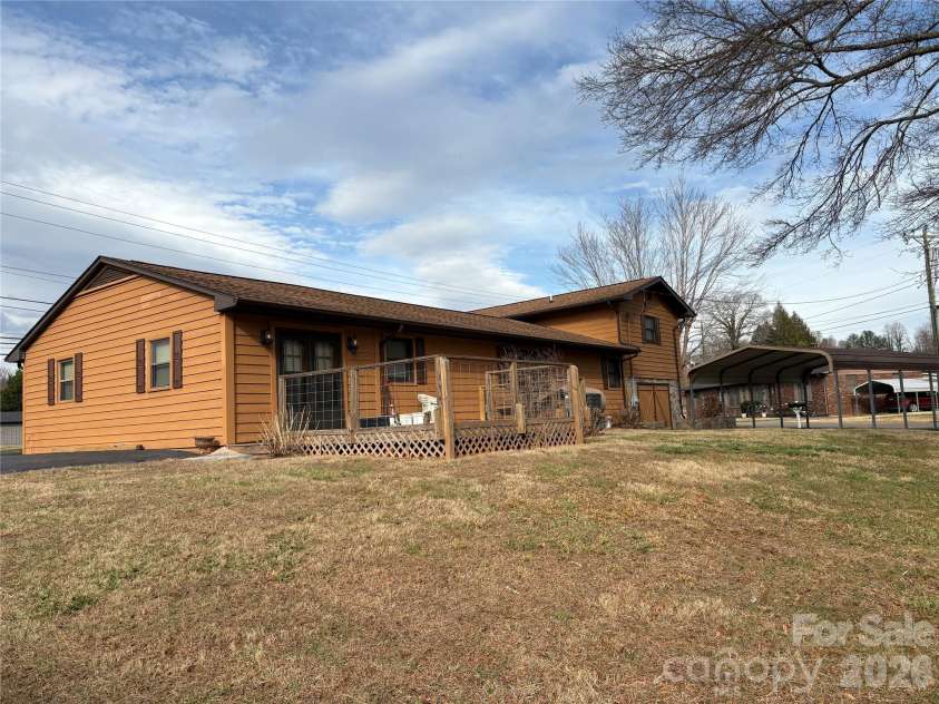 3253 US 70 Highway, Marion, NC 28752.  MLS# CAR4335999, YatesRealty ID 18502. 