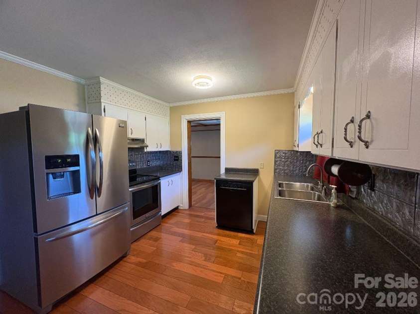 3253 US 70 Highway, Marion, NC 28752.  MLS# CAR4335999, YatesRealty ID 18502. 