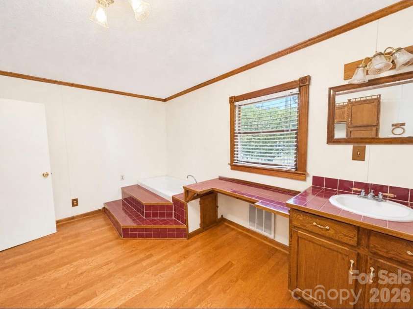 3253 US 70 Highway, Marion, NC 28752.  MLS# CAR4335999, YatesRealty ID 18502. 