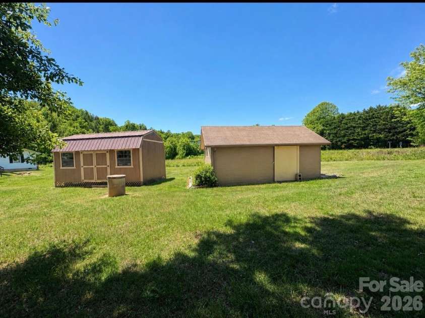 3253 US 70 Highway, Marion, NC 28752.  MLS# CAR4335999, YatesRealty ID 18502. 