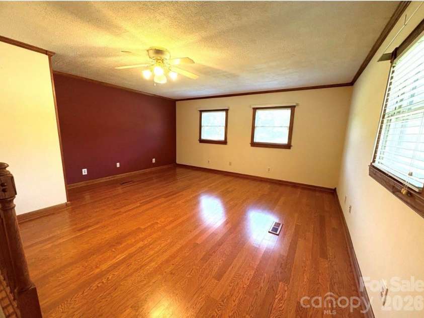 3253 US 70 Highway, Marion, NC 28752.  MLS# CAR4335999, YatesRealty ID 18502. 