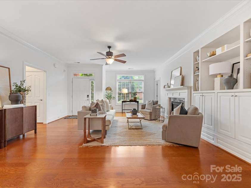 140 Villa Lake Drive, Fort Mill, SC 29708.  MLS# CAR4253945, YatesRealty ID 18503. 