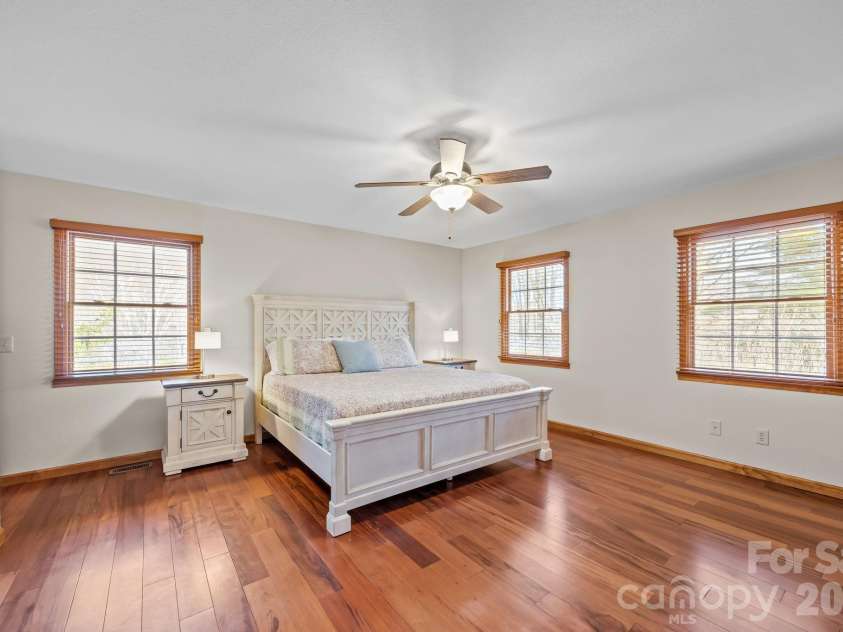 79 Winslow Road, Waynesville, NC 28786.  MLS# CAR4336672, YatesRealty ID 18504. 