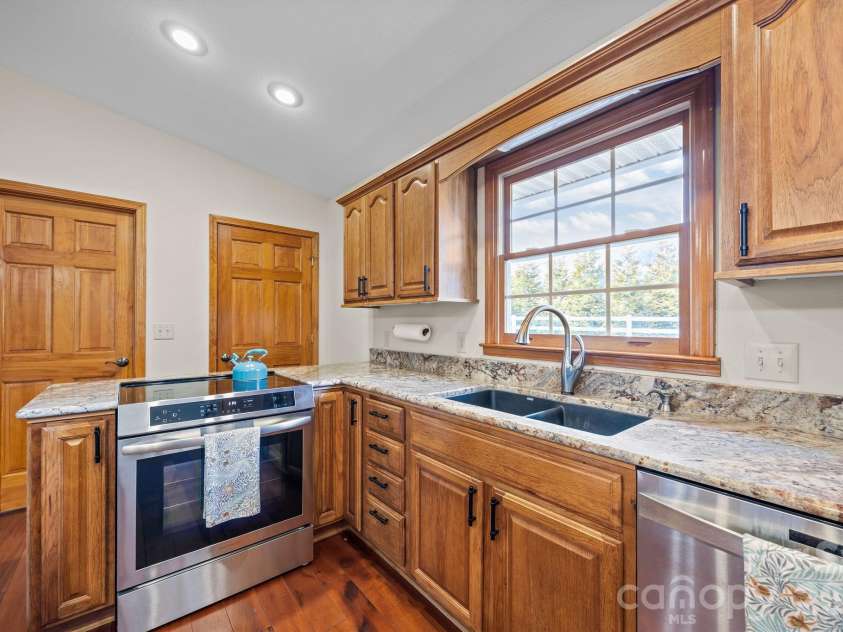 79 Winslow Road, Waynesville, NC 28786.  MLS# CAR4336672, YatesRealty ID 18504. 