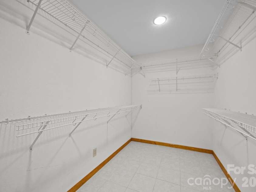 79 Winslow Road, Waynesville, NC 28786.  MLS# CAR4336672, YatesRealty ID 18504. 
