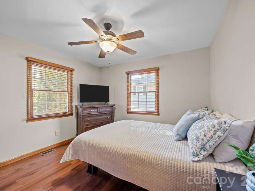 79 Winslow Road, Waynesville, NC 28786.  MLS# CAR4336672, YatesRealty ID 18504. 
