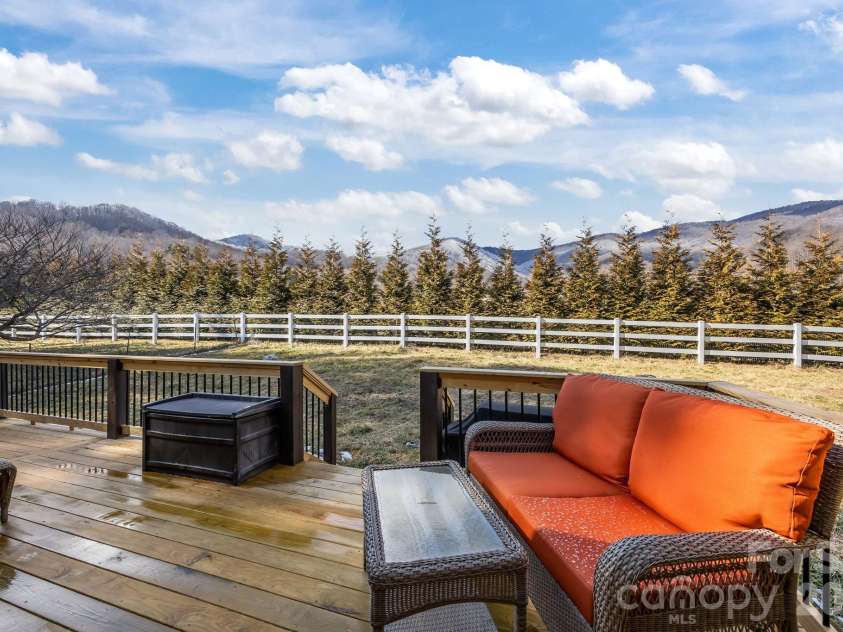 79 Winslow Road, Waynesville, NC 28786.  MLS# CAR4336672, YatesRealty ID 18504. 