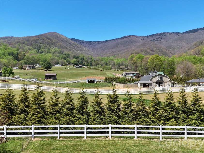 79 Winslow Road, Waynesville, NC 28786.  MLS# CAR4336672, YatesRealty ID 18504. 