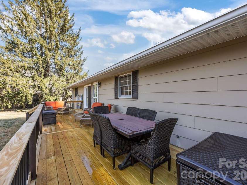 79 Winslow Road, Waynesville, NC 28786.  MLS# CAR4336672, YatesRealty ID 18504. 