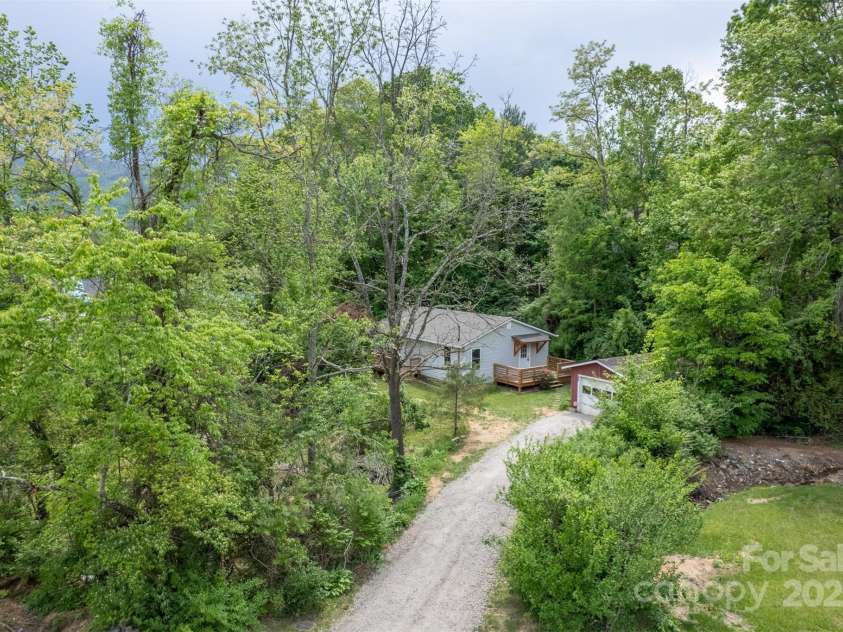 307 Hawthorne Avenue, Swannanoa, NC 28778.  MLS# CAR4288660, YatesRealty ID 18505. 