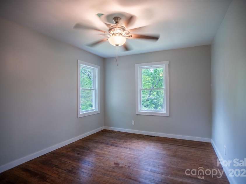 307 Hawthorne Avenue, Swannanoa, NC 28778.  MLS# CAR4288660, YatesRealty ID 18505. 
