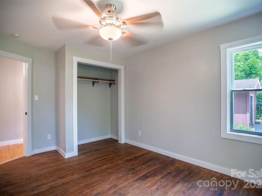 307 Hawthorne Avenue, Swannanoa, NC 28778.  MLS# CAR4288660, YatesRealty ID 18505. 