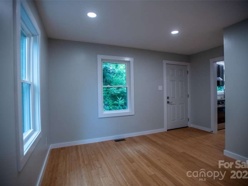 307 Hawthorne Avenue, Swannanoa, NC 28778.  MLS# CAR4288660, YatesRealty ID 18505. 
