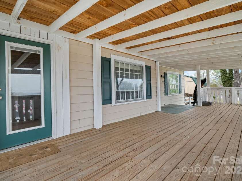 591 Oak Street, Marion, NC 28752.  MLS# CAR4253110, YatesRealty ID 18506. Huge Covered Front Porch.