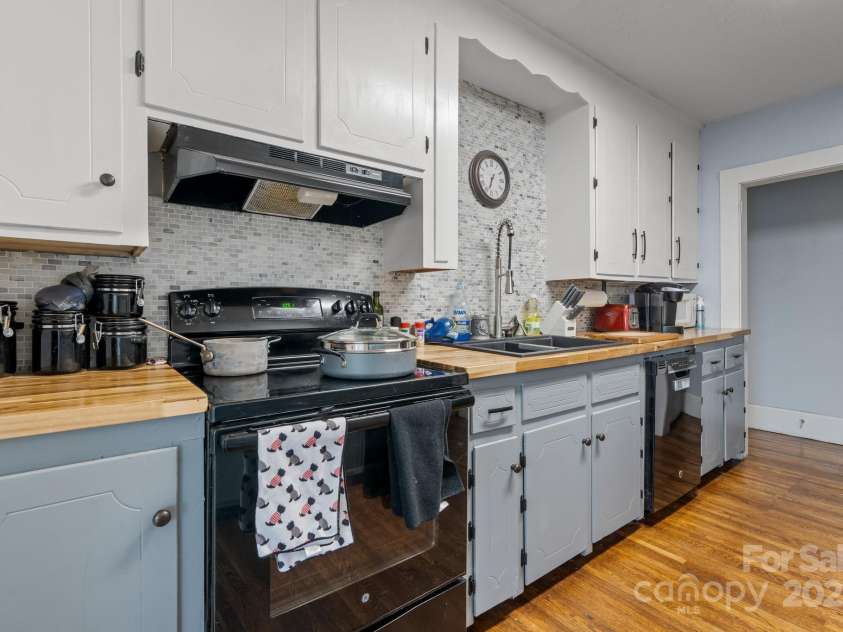 591 Oak Street, Marion, NC 28752.  MLS# CAR4253110, YatesRealty ID 18506. Kitchen View 1.