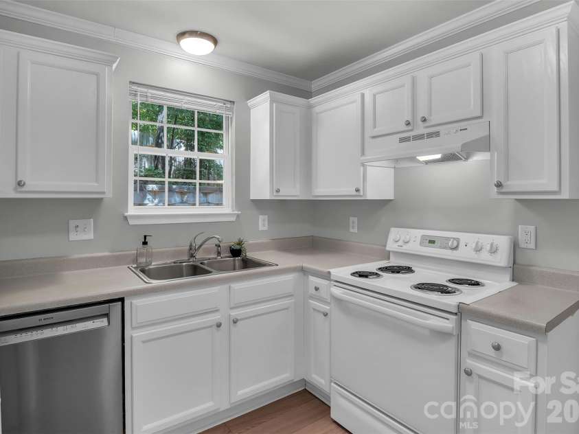 708 Cody Court, Fort Mill, SC 29715.  MLS# CAR4372904, YatesRealty ID 18506. 