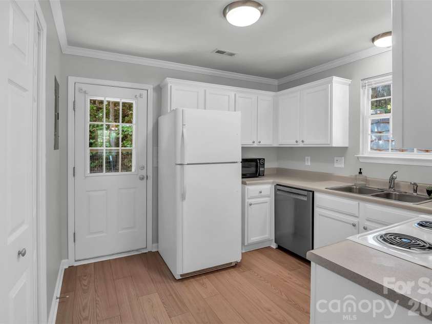 708 Cody Court, Fort Mill, SC 29715.  MLS# CAR4372904, YatesRealty ID 18506. 