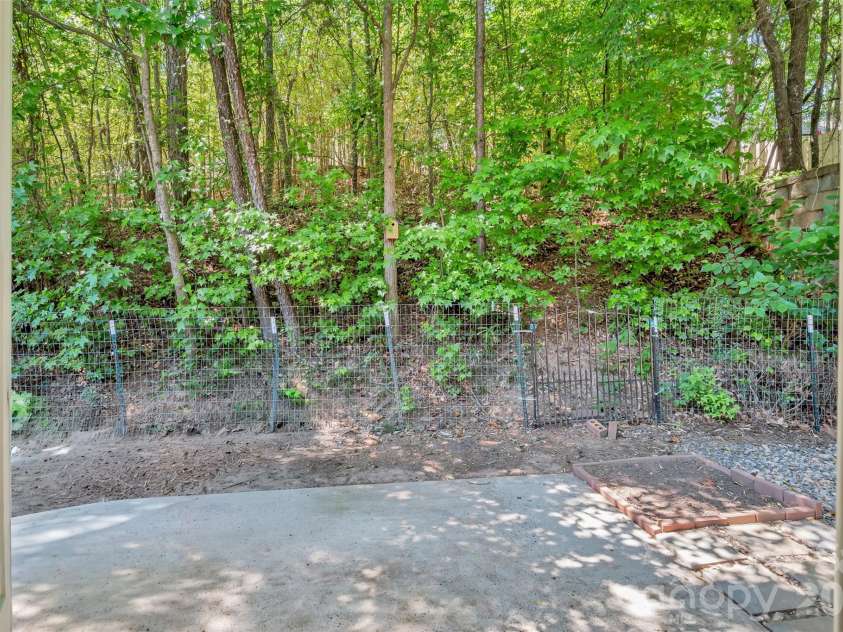 708 Cody Court, Fort Mill, SC 29715.  MLS# CAR4372904, YatesRealty ID 18506. 