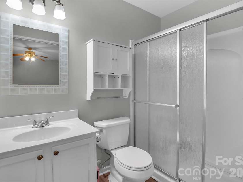 708 Cody Court, Fort Mill, SC 29715.  MLS# CAR4372904, YatesRealty ID 18506. Primary En Suite Bathroom