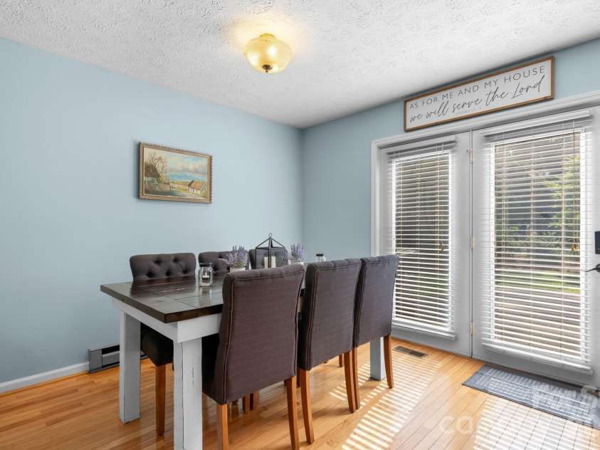 216 Davis Drive, Morganton, NC 28655.  MLS# CAR4373031, YatesRealty ID 18507. 