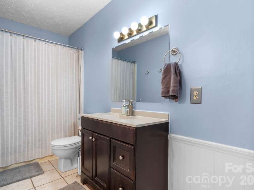 216 Davis Drive, Morganton, NC 28655.  MLS# CAR4373031, YatesRealty ID 18507. 
