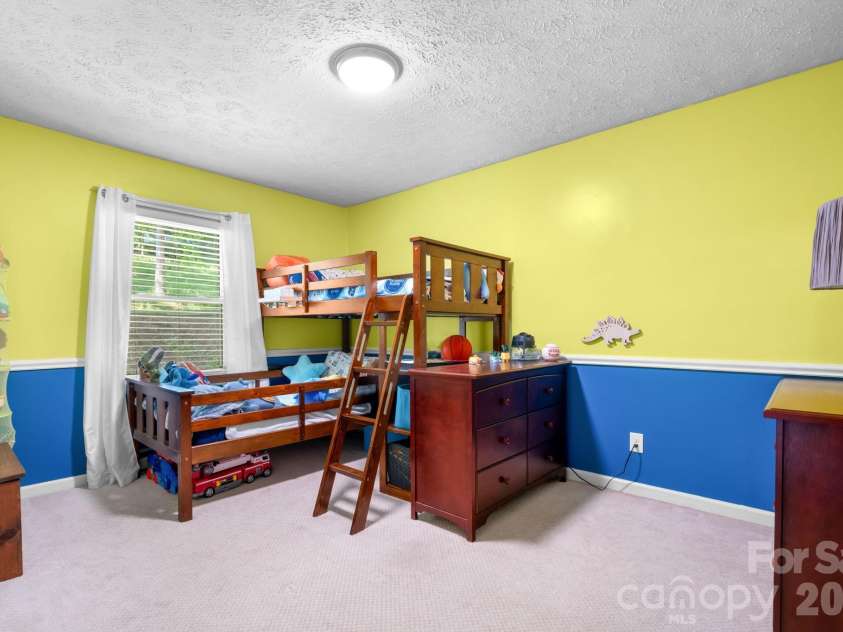 216 Davis Drive, Morganton, NC 28655.  MLS# CAR4373031, YatesRealty ID 18507. 
