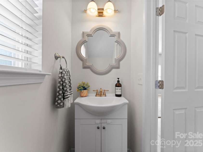 2259 Crosscut Drive, Charlotte, NC 28214.  MLS# CAR4234585, YatesRealty ID 18508. Downstairs Half Bathroom