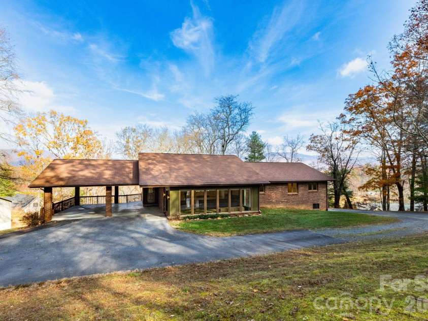 84 Joe jenkins Road, Fairview, NC 28730.  MLS# CAR4320581, YatesRealty ID 18509. 