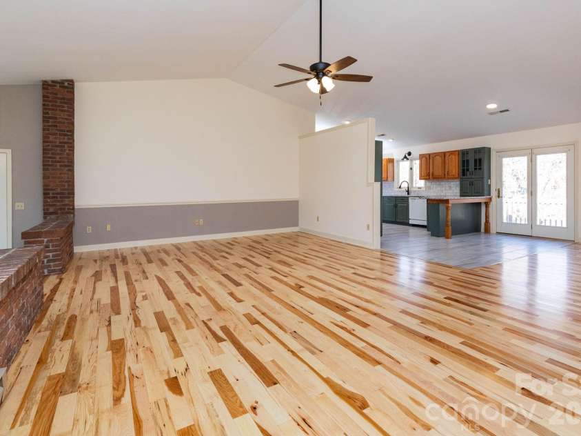 84 Joe jenkins Road, Fairview, NC 28730.  MLS# CAR4320581, YatesRealty ID 18509. 