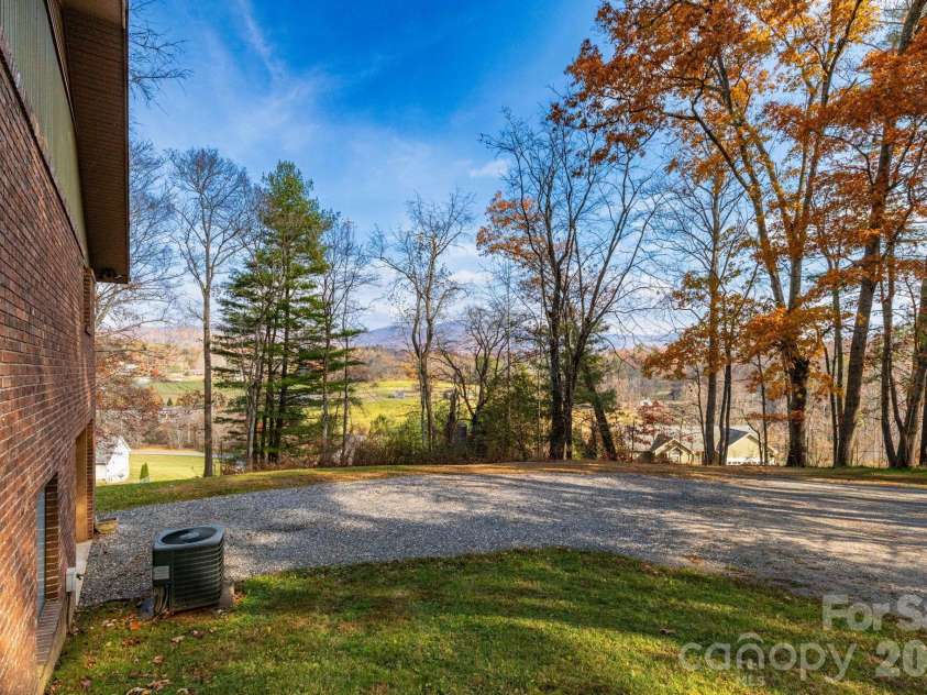 84 Joe jenkins Road, Fairview, NC 28730.  MLS# CAR4320581, YatesRealty ID 18509. Views