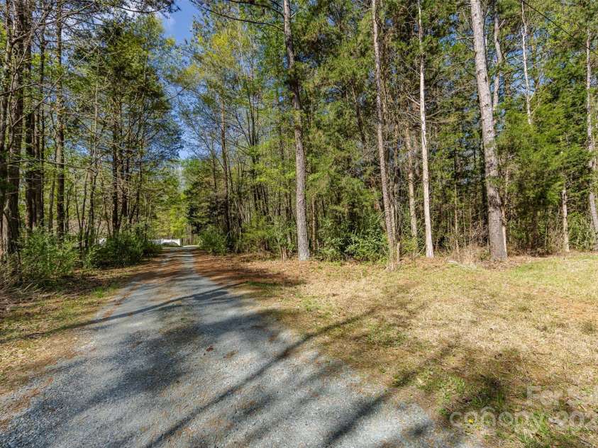 9009 Quail Roost Drive, Waxhaw, NC 28173.  MLS# CAR4239665, YatesRealty ID 18509. 