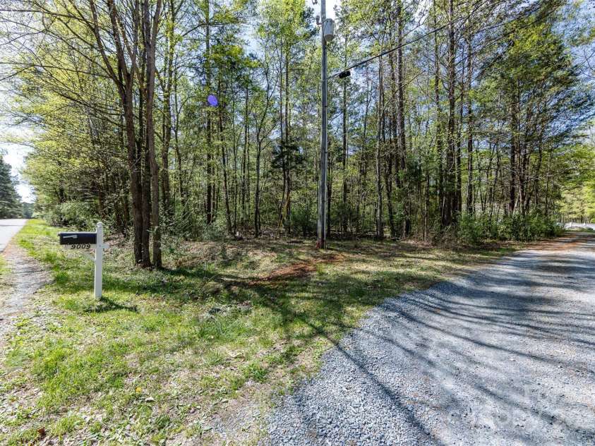 9009 Quail Roost Drive, Waxhaw, NC 28173.  MLS# CAR4239665, YatesRealty ID 18509. 