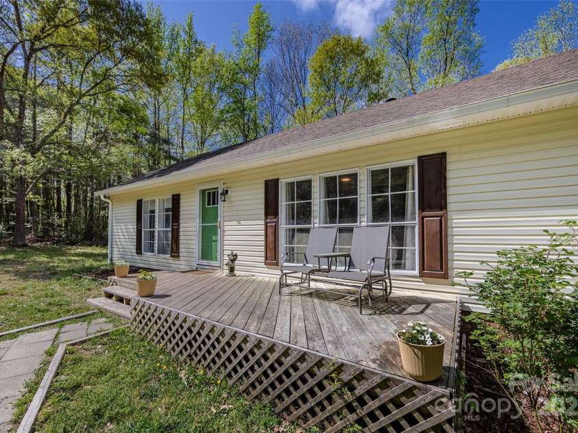 9009 Quail Roost Drive, Waxhaw, NC 28173.  MLS# CAR4239665, YatesRealty ID 18509. 