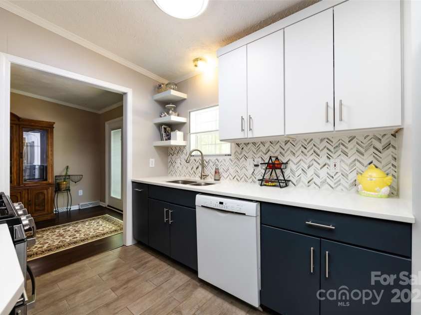 9009 Quail Roost Drive, Waxhaw, NC 28173.  MLS# CAR4239665, YatesRealty ID 18509. 