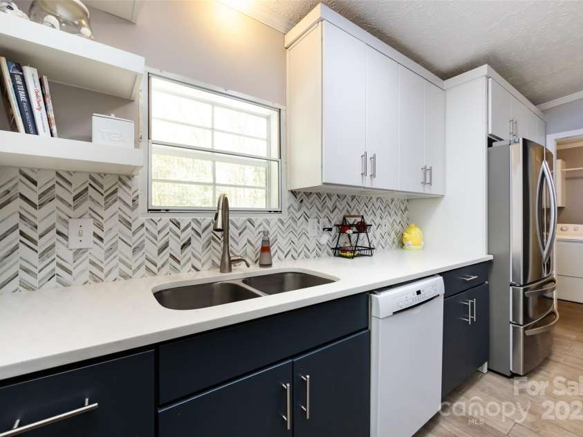 9009 Quail Roost Drive, Waxhaw, NC 28173.  MLS# CAR4239665, YatesRealty ID 18509. 