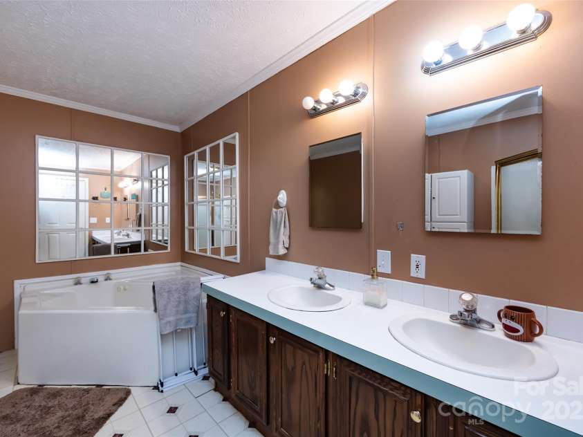 9009 Quail Roost Drive, Waxhaw, NC 28173.  MLS# CAR4239665, YatesRealty ID 18509. 