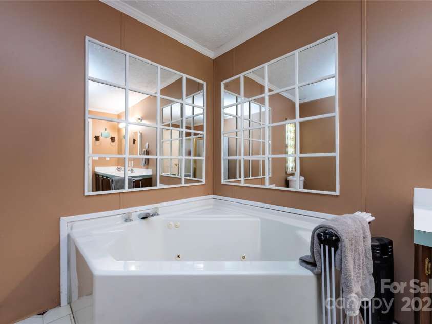 9009 Quail Roost Drive, Waxhaw, NC 28173.  MLS# CAR4239665, YatesRealty ID 18509. 