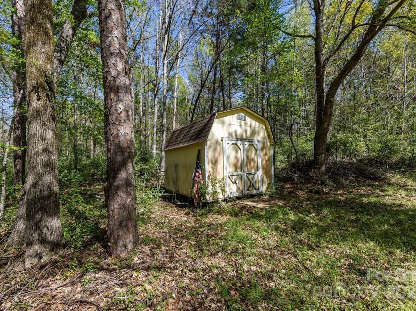 9009 Quail Roost Drive, Waxhaw, NC 28173.  MLS# CAR4239665, YatesRealty ID 18509. 