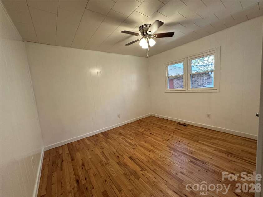 208 Murdock Road, Bakersville, NC 28705.  MLS# CAR4315892, YatesRealty ID 18510. 