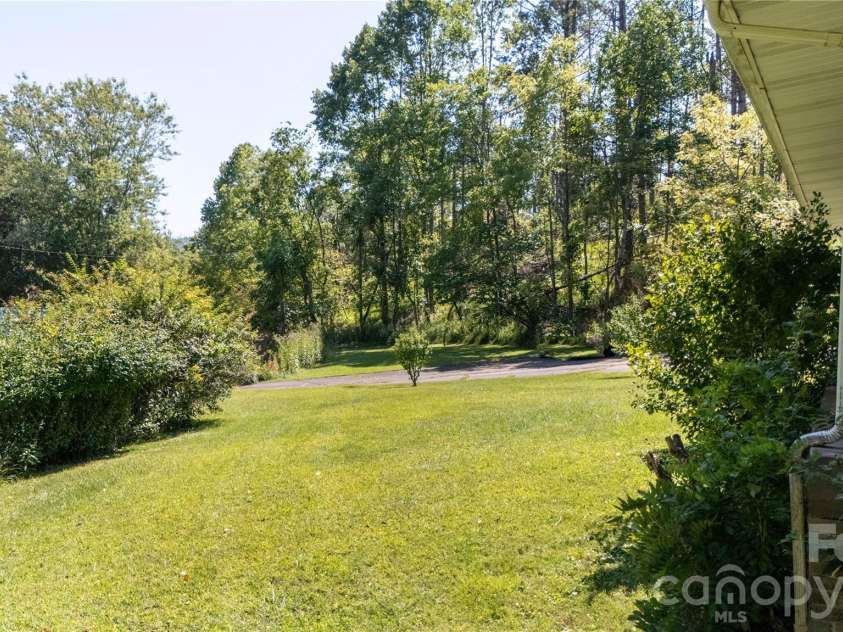 208 Murdock Road, Bakersville, NC 28705.  MLS# CAR4315892, YatesRealty ID 18510. 