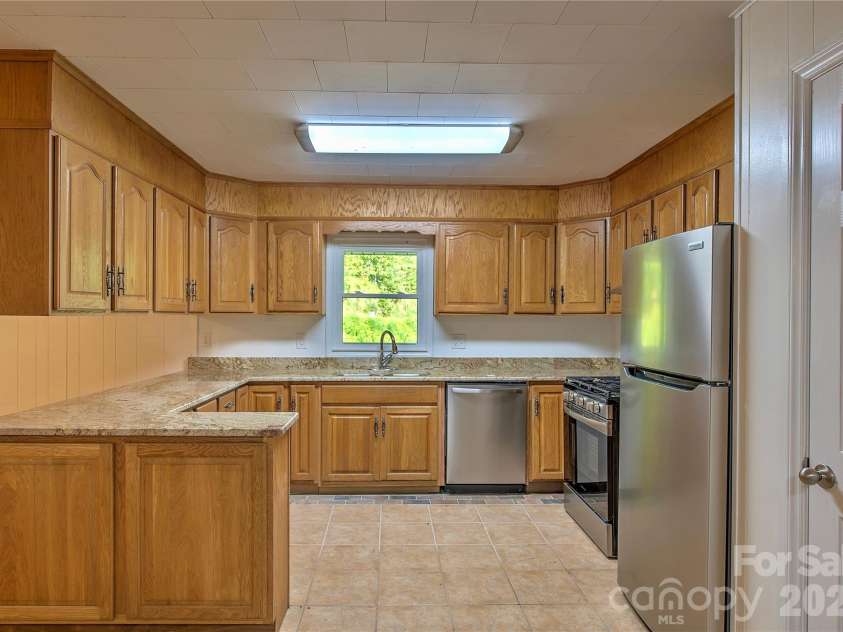 208 Murdock Road, Bakersville, NC 28705.  MLS# CAR4315892, YatesRealty ID 18510. 