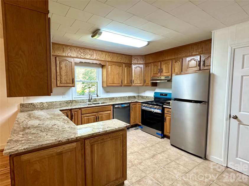 208 Murdock Road, Bakersville, NC 28705.  MLS# CAR4315892, YatesRealty ID 18510. New Appliances, ceramic tile floors