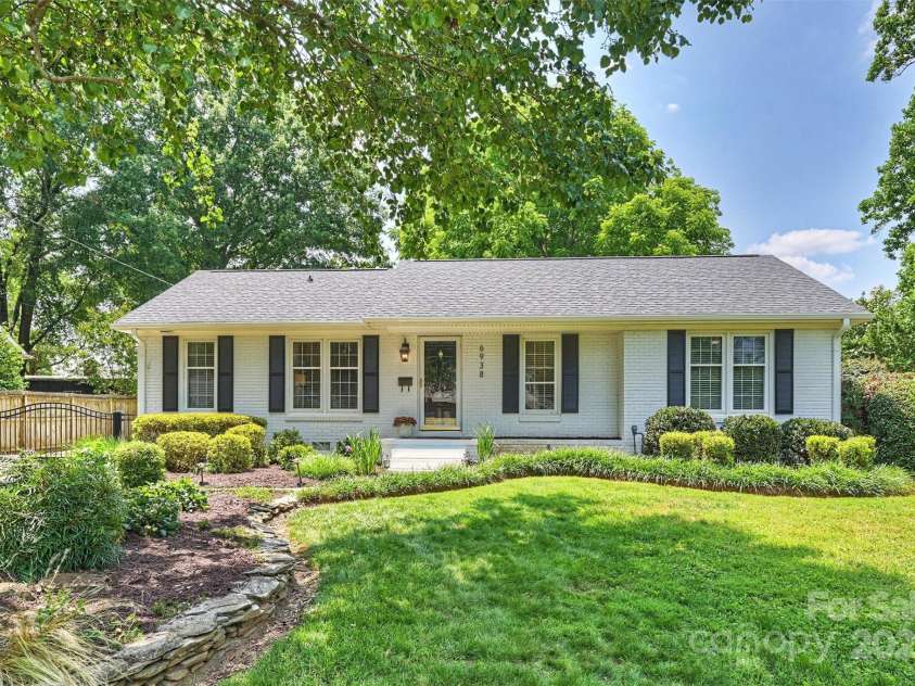 6938 Wrentree Drive, Charlotte, NC 28210.  MLS# CAR4266582, YatesRealty ID 18510. 