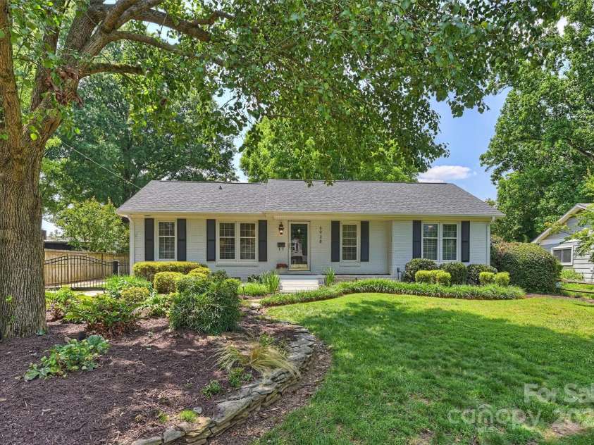 6938 Wrentree Drive, Charlotte, NC 28210.  MLS# CAR4266582, YatesRealty ID 18510. 