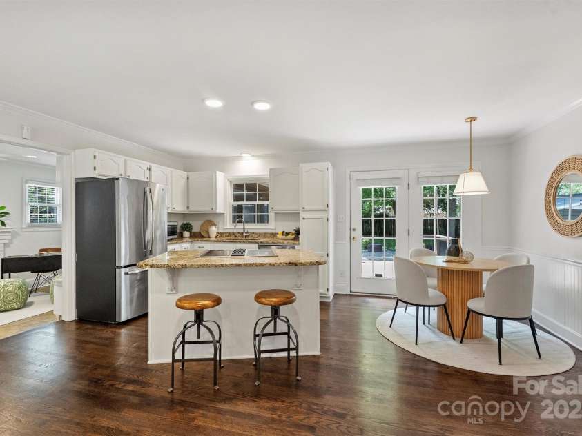 6938 Wrentree Drive, Charlotte, NC 28210.  MLS# CAR4266582, YatesRealty ID 18510. 