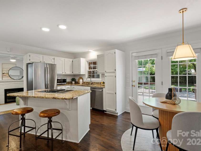 6938 Wrentree Drive, Charlotte, NC 28210.  MLS# CAR4266582, YatesRealty ID 18510. 