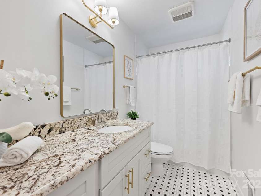 6938 Wrentree Drive, Charlotte, NC 28210.  MLS# CAR4266582, YatesRealty ID 18510. 