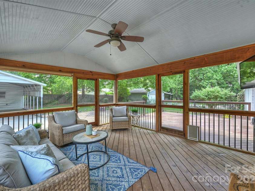 6938 Wrentree Drive, Charlotte, NC 28210.  MLS# CAR4266582, YatesRealty ID 18510. 